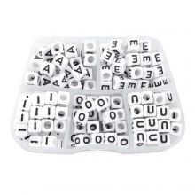 Sortierkasten - Buchstabenperlen Vokale (6 x 6 mm) White-Black (35 Perlen pro Buchstabe)